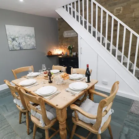 The Coach House Bradford (West Yorkshire)